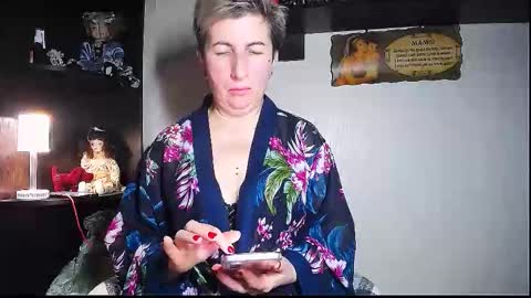 Snapshot of miss_tasha_kom chatting on 11.14.25 miss_tasha_kom online show from 11.14.25