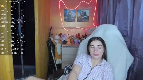 Snapshot of miss_tasy chatting on 03.08.25 Melanie January 15th is my birthday there will be an interesting show online show from 03.08.25