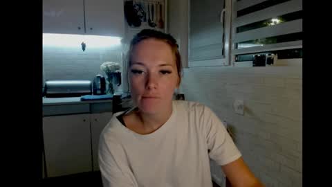 Snapshot of miss_you20 chatting on 09.09.25 miss_you20 online show from 09.09.25