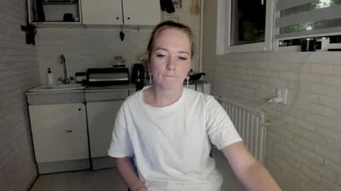 Snapshot of miss_you20 chatting on 09.12.25 miss_you20 online show from 09.12.25