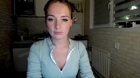 Snapshot of miss_you20 chatting on 09.15.25 miss_you20 online show from 09.15.25