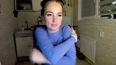 Snapshot of miss_you20 chatting on 09.29.25 miss_you20 online show from 09.29.25