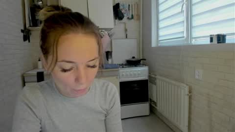 Snapshot of miss_you20 chatting on 10.16.25 miss_you20 online show from 10.16.25