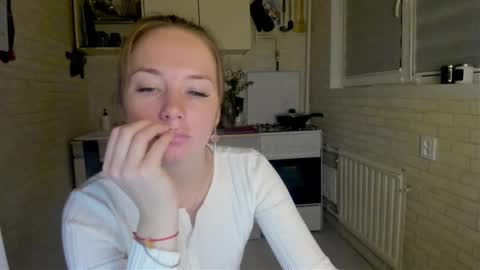 Snapshot of miss_you20 chatting on 10.23.25 miss_you20 online show from 10.23.25