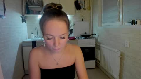 Snapshot of miss_you20 chatting on 10.24.25 miss_you20 online show from 10.24.25