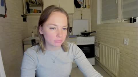 Snapshot of miss_you20 chatting on 10.27.25 miss_you20 online show from 10.27.25