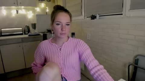 Snapshot of miss_you20 chatting on 10.28.25 miss_you20 online show from 10.28.25