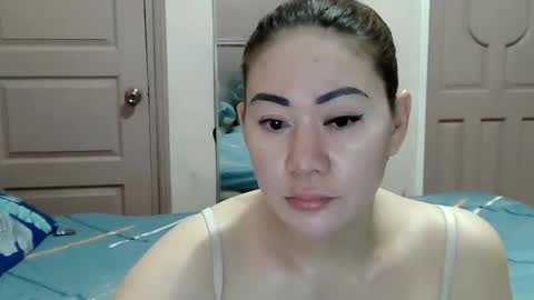 HOT MOMMY ZEPHYR online show from 02.21.26