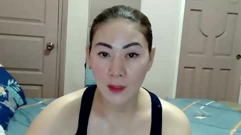 HOT MOMMY ZEPHYR online show from 02.22.26