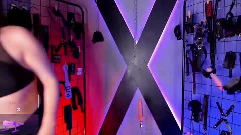 Snapshot of missalix_miah_bdsm chatting on 10.18.25 Miss Alix and Mia Slave online show from 10.18.25