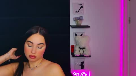 Snapshot of missameliaaa chatting on 04.28.26 Amelia online show from 04.28.26