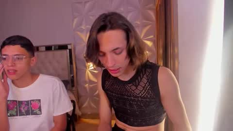 Snapshot of missarii28 chatting on 11.23.25 Mis Ari online show from 11.23.25