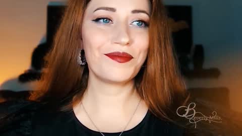 The divine Beverly online show from 10.11.25