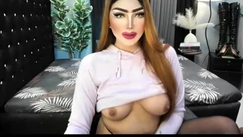 Snapshot of misschannel4sub chatting on 10.17.25 PRIESTESS CHANNEL online show from 10.17.25