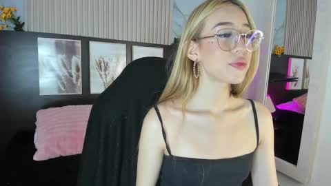 misscheelsee_as online show from 10.01.25