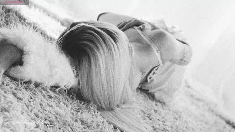 Chloe freelance model Please your thumbs up are important  online show from 11.29.25