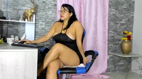 Snapshot of missdeborah20 chatting on 10.23.25 missdeborah20 online show from 10.23.25