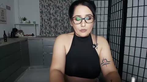 Snapshot of missdyaa chatting on 06.18.26 Miss online show from 06.18.26
