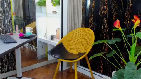 Snapshot of missescarleth chatting on 01.10.25 Escarlet online show from 01.10.25