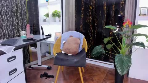 Snapshot of missescarleth chatting on 02.21.25 Escarlet online show from 02.21.25