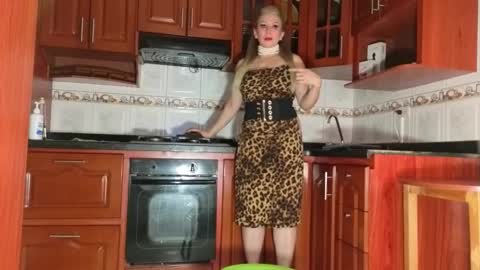 Snapshot of missescarleth chatting on 09.20.25 Escarlet online show from 09.20.25