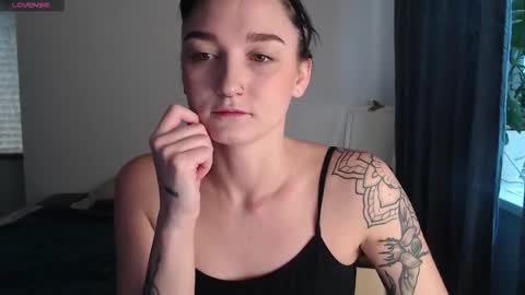 Snapshot of missfiti chatting on 11.13.25 missfiti online show from 11.13.25