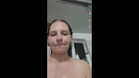 Snapshot of misshannaho chatting on 10.12.25 misshannaho online show from 10.12.25