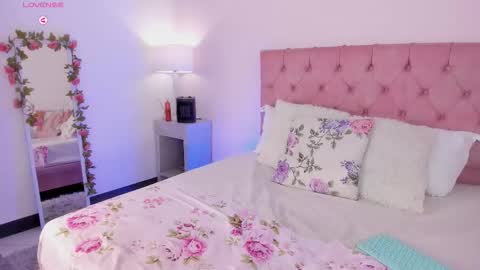 Melany Hiller online show from 02.11.26