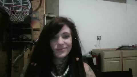 Snapshot of misshoneybadger333 chatting on 10.18.25 misshoneybadger333 online show from 10.18.25