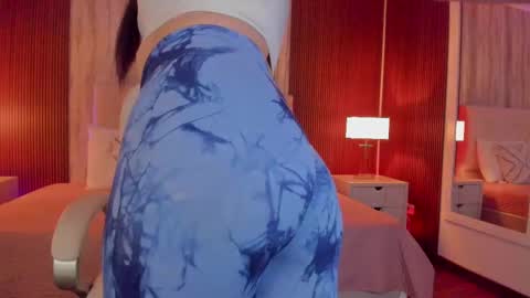 Bella Castillo online show from 02.21.25