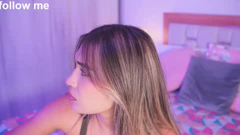 Snapshot of missjuliaa_ chatting on 09.18.25 A N N Y online show from 09.18.25