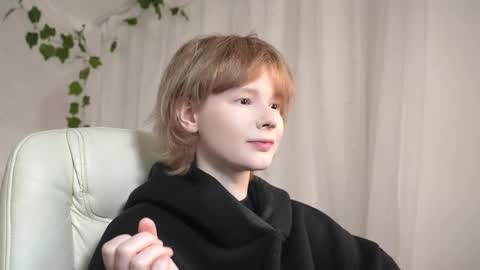 Snapshot of misska__ chatting on 10.27.25 BONYA online show from 10.27.25