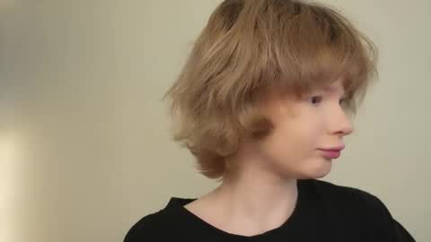 Snapshot of misska__ chatting on 10.28.25 BONYA online show from 10.28.25