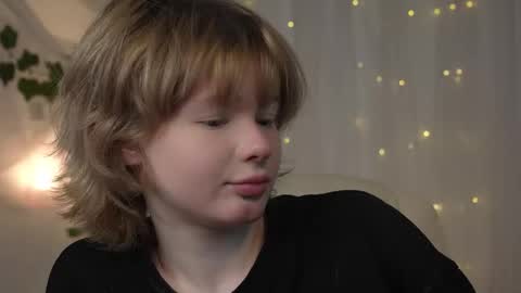 Snapshot of misska__ chatting on 10.30.25 BONYA online show from 10.30.25