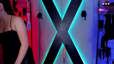 Snapshot of misskara_ariana_bdsm chatting on 09.23.25 Miss Kara and Ariana online show from 09.23.25