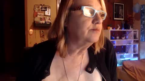 MissKittyFox online show from 12.06.24