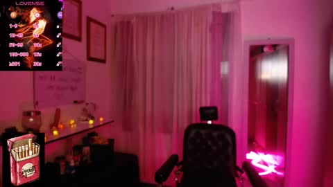 Snapshot of misslana_wn chatting on 10.11.25 LanaLul online show from 10.11.25