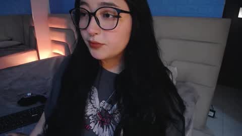 Miss Loise online show from 10.12.25