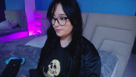 Miss Loise online show from 10.13.25