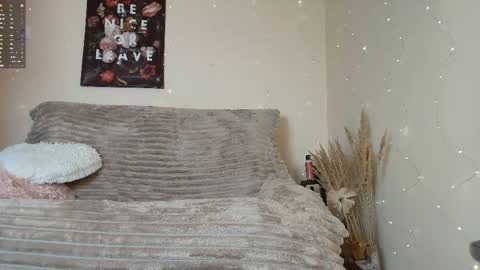 Snapshot of missmagnetizm chatting on 11.29.25 Vi online show from 11.29.25