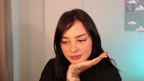 Snapshot of missmariana_ chatting on 10.18.25 missmariana_ online show from 10.18.25