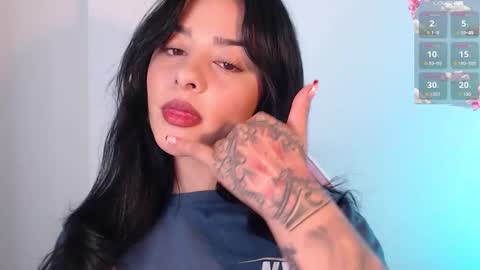 Snapshot of missmariana_ chatting on 10.21.25 missmariana_ online show from 10.21.25