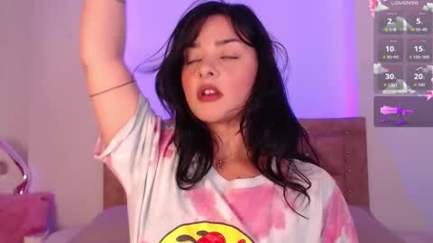 Snapshot of missmariana_ chatting on 10.23.25 missmariana_ online show from 10.23.25