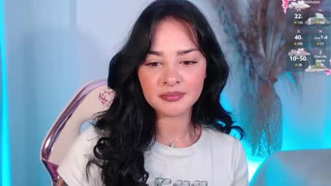 Snapshot of missmariana_ chatting on 10.28.25 missmariana_ online show from 10.28.25