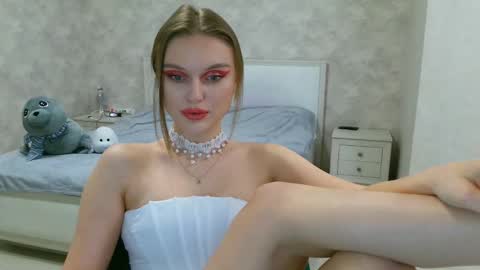 OneGoddess online show from 01.12.25