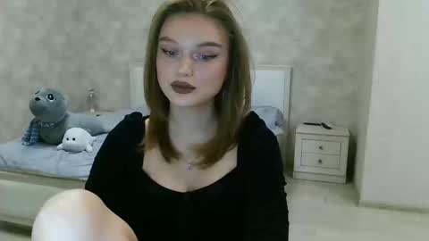 OneGoddess online show from 01.21.25