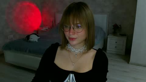OneGoddess online show from 09.30.25