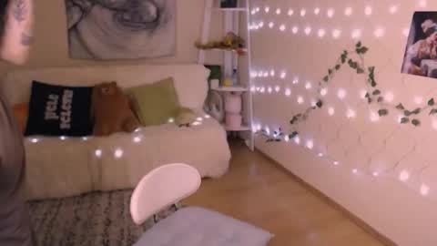 Snapshot of missmelons_ chatting on 11.11.25 Li online show from 11.11.25