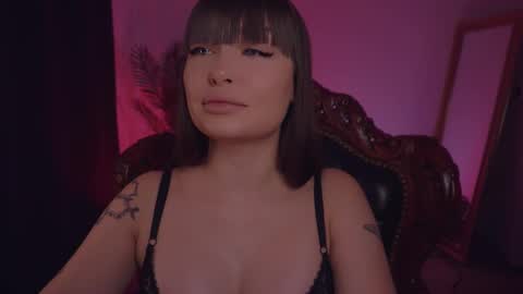 Snapshot of missmerciless chatting on 02.19.25 LUXXANDRA online show from 02.19.25