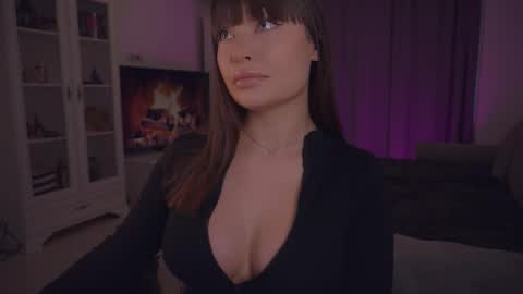 LUXXANDRA online show from 02.01.26